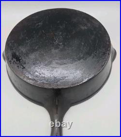 Unmarked, Richmond VA Stove Co Skillet No. 7 Double Pour Sami Fancy Handle EUC