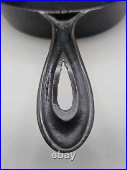 Unmarked, Richmond VA Stove Co Skillet No. 7 Double Pour Sami Fancy Handle EUC