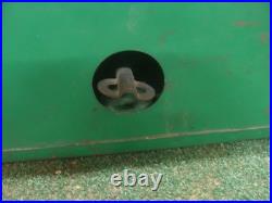 VINTAGE 1950's COLEMAN 2 BURNER CAMP STOVE model 425 estate find UNTESTED