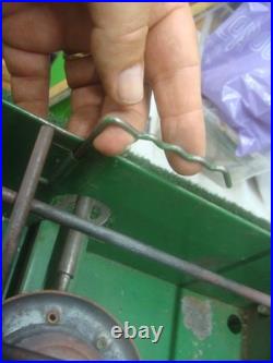 VINTAGE 1950's COLEMAN 2 BURNER CAMP STOVE model 425 estate find UNTESTED