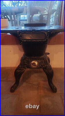 VINTAGE MARTIN STOVE & RANGE CO. No. 8 CAST IRON WOOD-BURNING STOVE-RARE FIND
