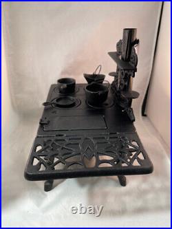 VTG. Crescent Miniature Cast-Iron Stove Salesman Sample WithAccessorys USA