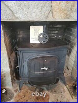 Vermont Castings original 1975 Defiant wood stove, puts out tons of heat