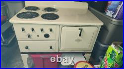 Vintage Antique 1940's Universal Electric enamel Farmhouse Stove/Oven