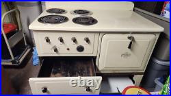 Vintage Antique 1940's Universal Electric enamel Farmhouse Stove/Oven
