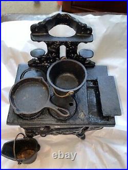 Vintage Black Cast Iron Crescent Stove Salesman Sample Children's Toy Antique