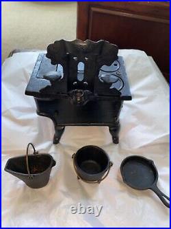 Vintage Black Cast Iron Crescent Stove Salesman Sample Children's Toy Antique