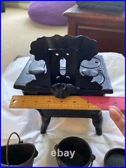 Vintage Black Cast Iron Crescent Stove Salesman Sample Children's Toy Antique