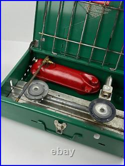 Vintage Coleman USA Two Burner Camp Stove 425E499 Green with Original Box Vintage Coleman USA Two Burner Camp Stove 425E499 Green with Original Box