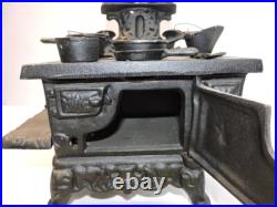 Vintage Crescent Advertising Miniature Cast-Iron Stove Salesman Sample USA