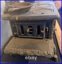 Vintage Crescent Cast Iron Cook Stove Salesman Sample Large + Accessories Pots