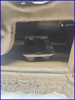 Vintage Crescent Cast Iron Stove Salesman Sample Complete with Pot, Pan and others