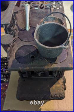 Vintage Crescent Salesmens Sample Large 10 Miniature Cast Iron Cook Stove