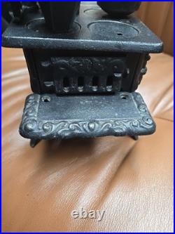 Vintage Crescent Salesmens Sample Large 10 Miniature Cast Iron Cook Stove With