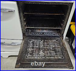 Vintage O'Keefe & Merritt 55-280-2 Range with Broiler, warmer, griddle & timer