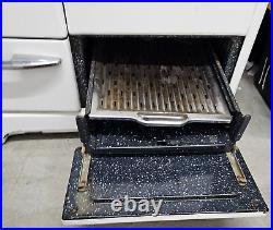 Vintage O'Keefe & Merritt 55-280-2 Range with Broiler, warmer, griddle & timer
