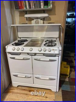 Vintage O'Keefe & Merritt Stove with 4 burners + Griddle +Grillevator +Oven