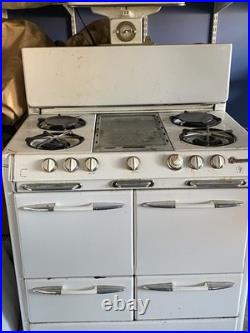 Vintage O'Keefe & Merritt Stove with 4 burners + Griddle +Grillevator +Oven