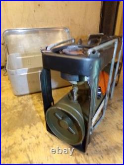 Vintage WW11 1944 AGMCO COLEMAN MODEL 523 MILITARY STOVE WITH CASE &BROCHURE