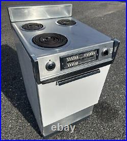 Vintage White GE 21-Inch Small Apartment Stove 60s 70s Mid Century Stove Oven