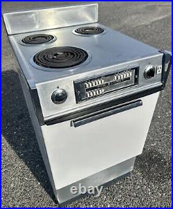 Vintage White GE 21-Inch Small Apartment Stove 60s 70s Mid Century Stove Oven