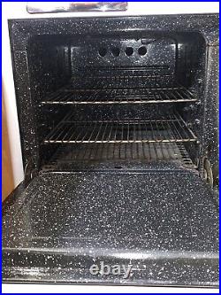Vintage White Wedgewood Stove, 4 Burners/Griddle, Oven/Broiler, 40 All Original
