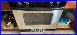 Whirlpool Super Capacity Gas Stove and Oven Range